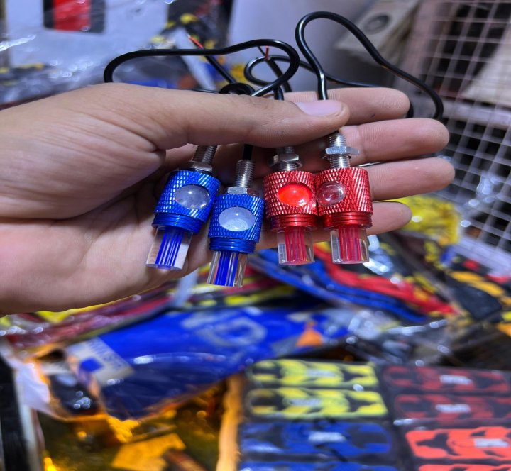 Motorcycle LED Auxiliary Lights
Universal Decorative LED Indicator Lights
Bright LED Strobe Lights for Bikes
Waterproof LED Flashing Lights for Vehicles
Mini Bullet LED Lights for Customization